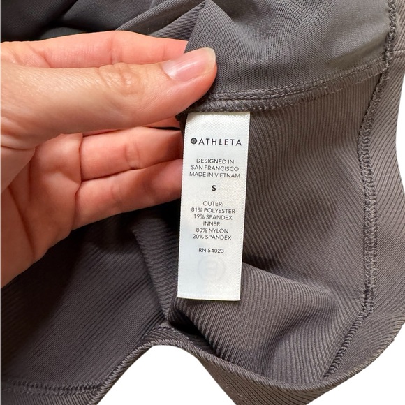 🏋️♀️ Athleta Bayview Tank Top Small in Deep Brownish Gray 💫 Sleek & Versatile - Picture 4 of 5